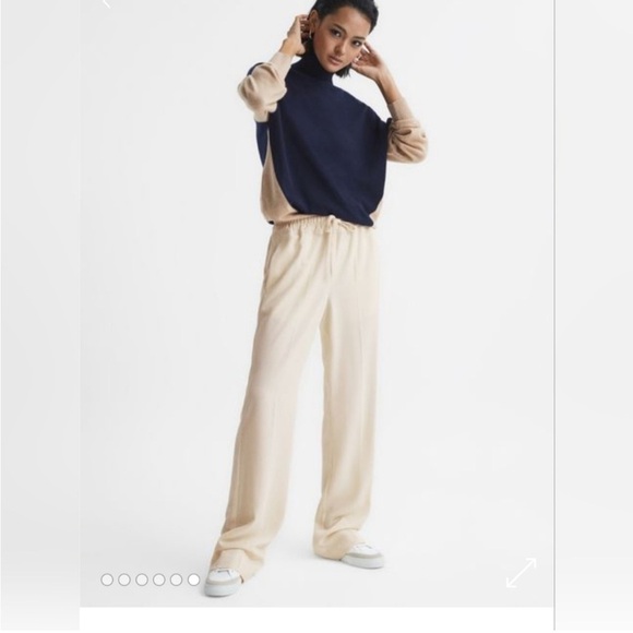REISS / NWT Hailey petite  pull on tapered trousers in cream UK 4 US 0 - Picture 3 of 5